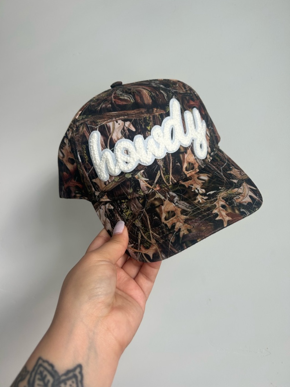 Howdy Script Camo Baseball Cap - Brown Camouflage